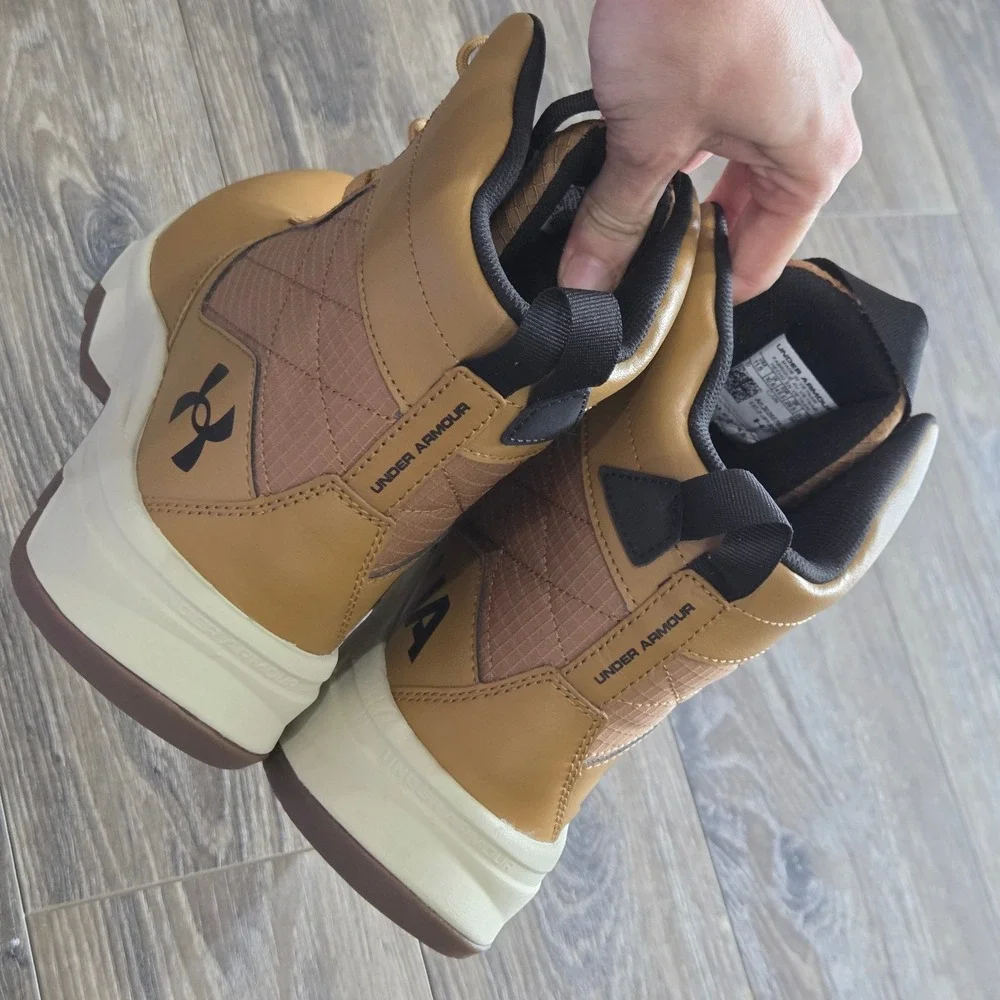 Under Armour Stellar G2 6